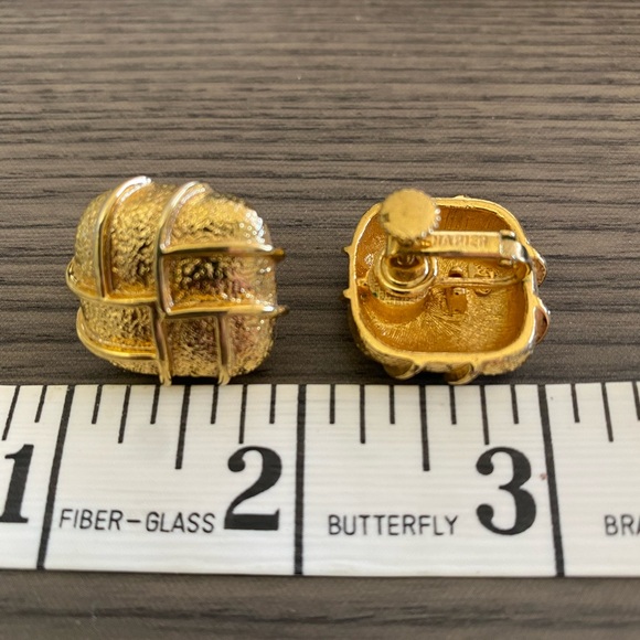 Napier Gold Tone Clip-On Earrings Textured Dome Vintage Style - Picture 7 of 8